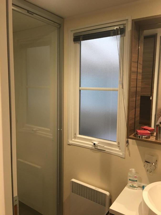 Mobilhome Familial 6 A 7 P 3 Chambres 42 M2 Saint Brevin Les Pierres Couchees Kültér fotó