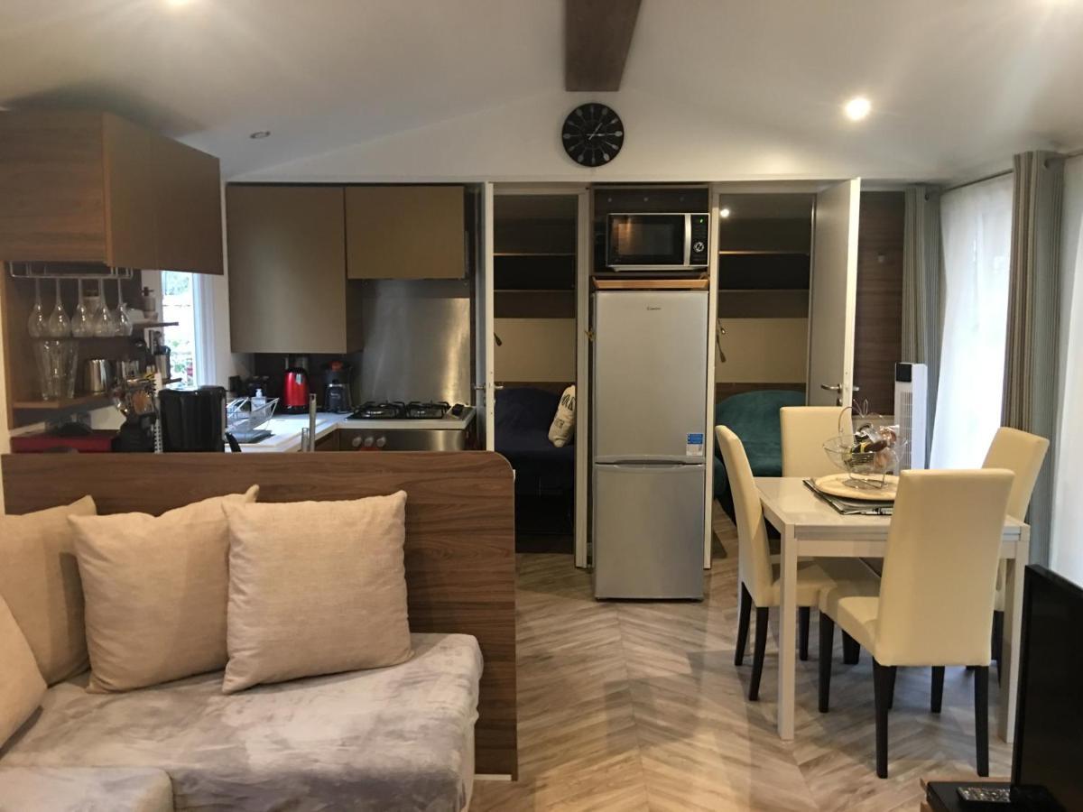 Mobilhome Familial 6 A 7 P 3 Chambres 42 M2 Saint Brevin Les Pierres Couchees Kültér fotó