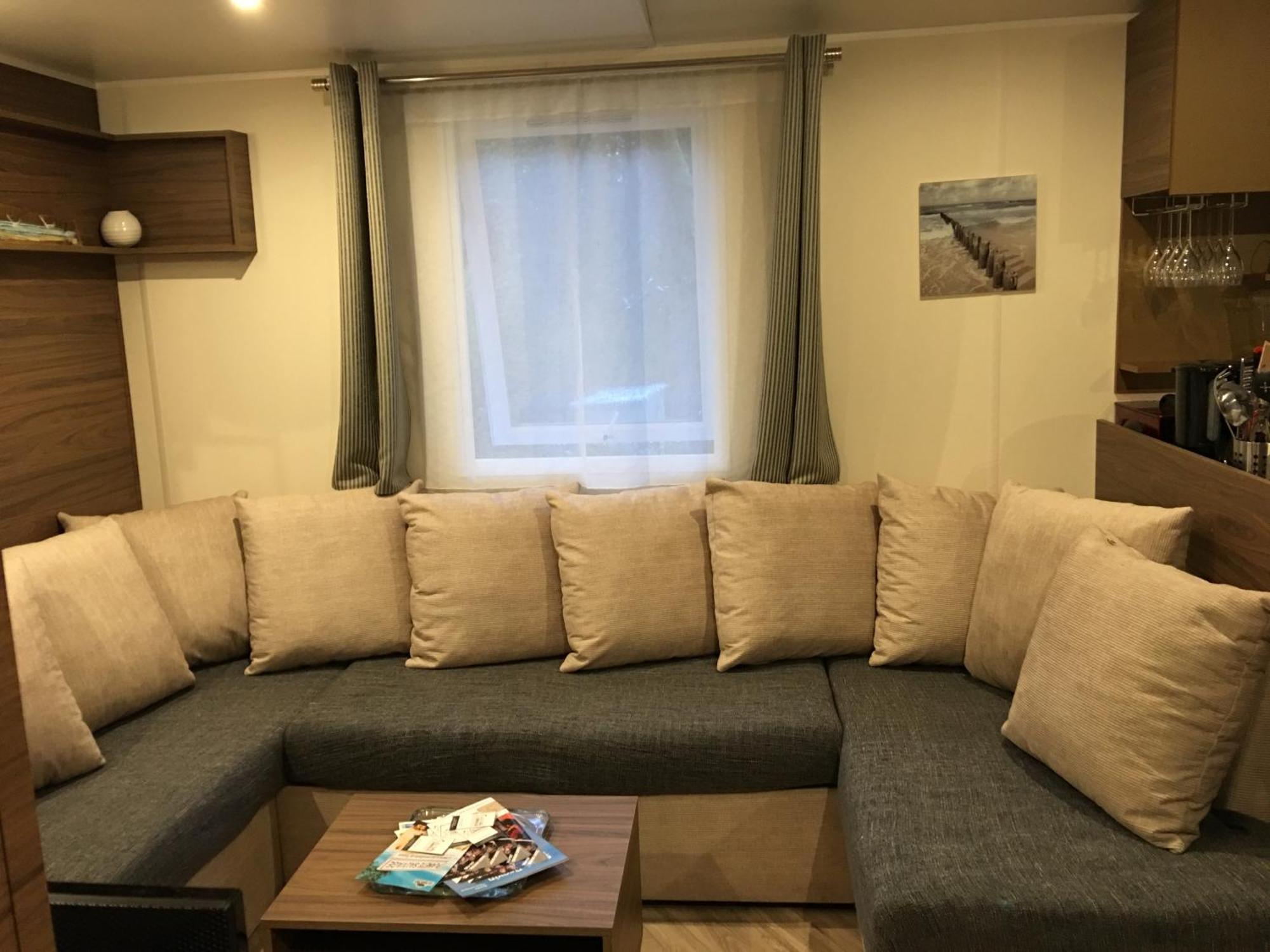 Mobilhome Familial 6 A 7 P 3 Chambres 42 M2 Saint Brevin Les Pierres Couchees Kültér fotó